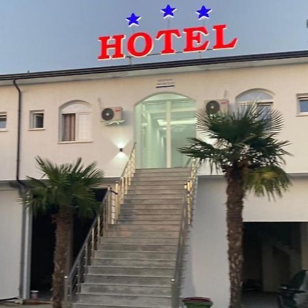 Hotel A & V Dodani Deja's Ford Экстерьер фото